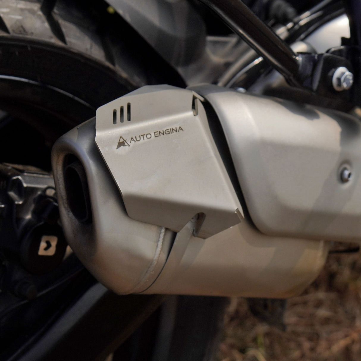 Auto Engina Heat Shield Extender for Royal Enfield Guerrilla 450 Exhaust and Saddle Bag Protection
