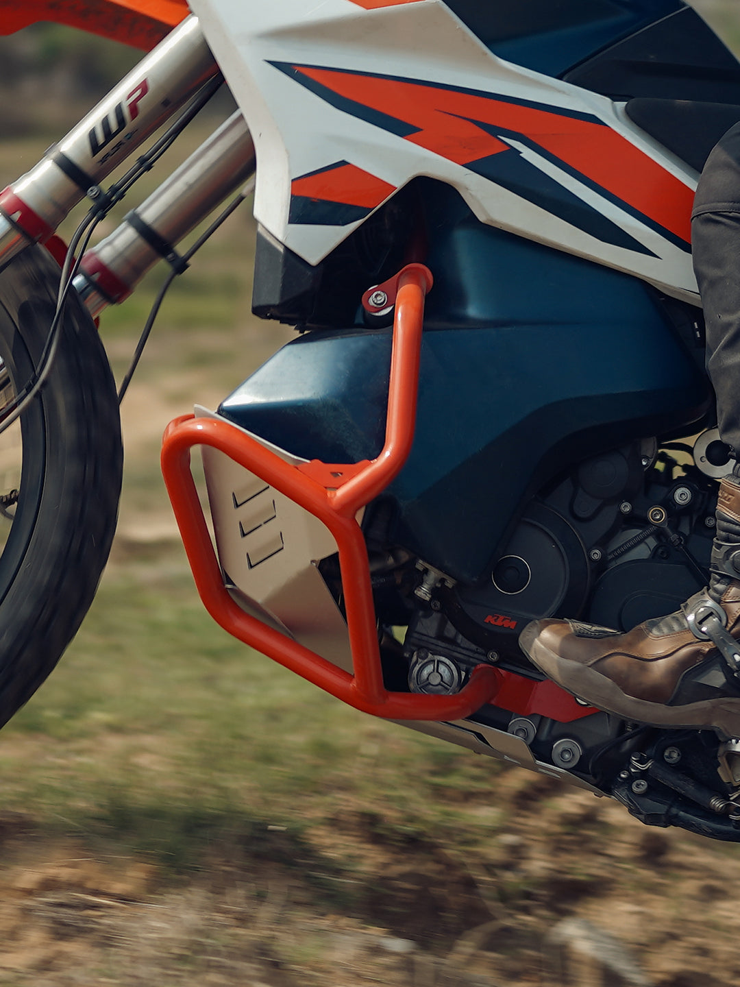 Legundary Custom KTM ADV 890 Vambrace Bash Plate Silver aluminium engine sump guard skid plate