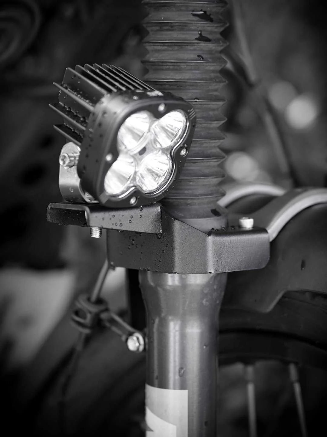 Legendary Custom Interceptor 650 foglight mount set black auxiliary light bracket for motorcycle