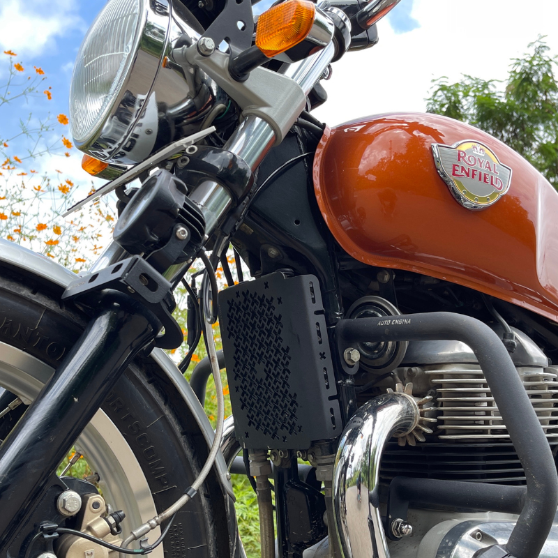 Auto Engina 3mm black powder-coated mild steel radiator guard for Royal Enfield Interceptor 650