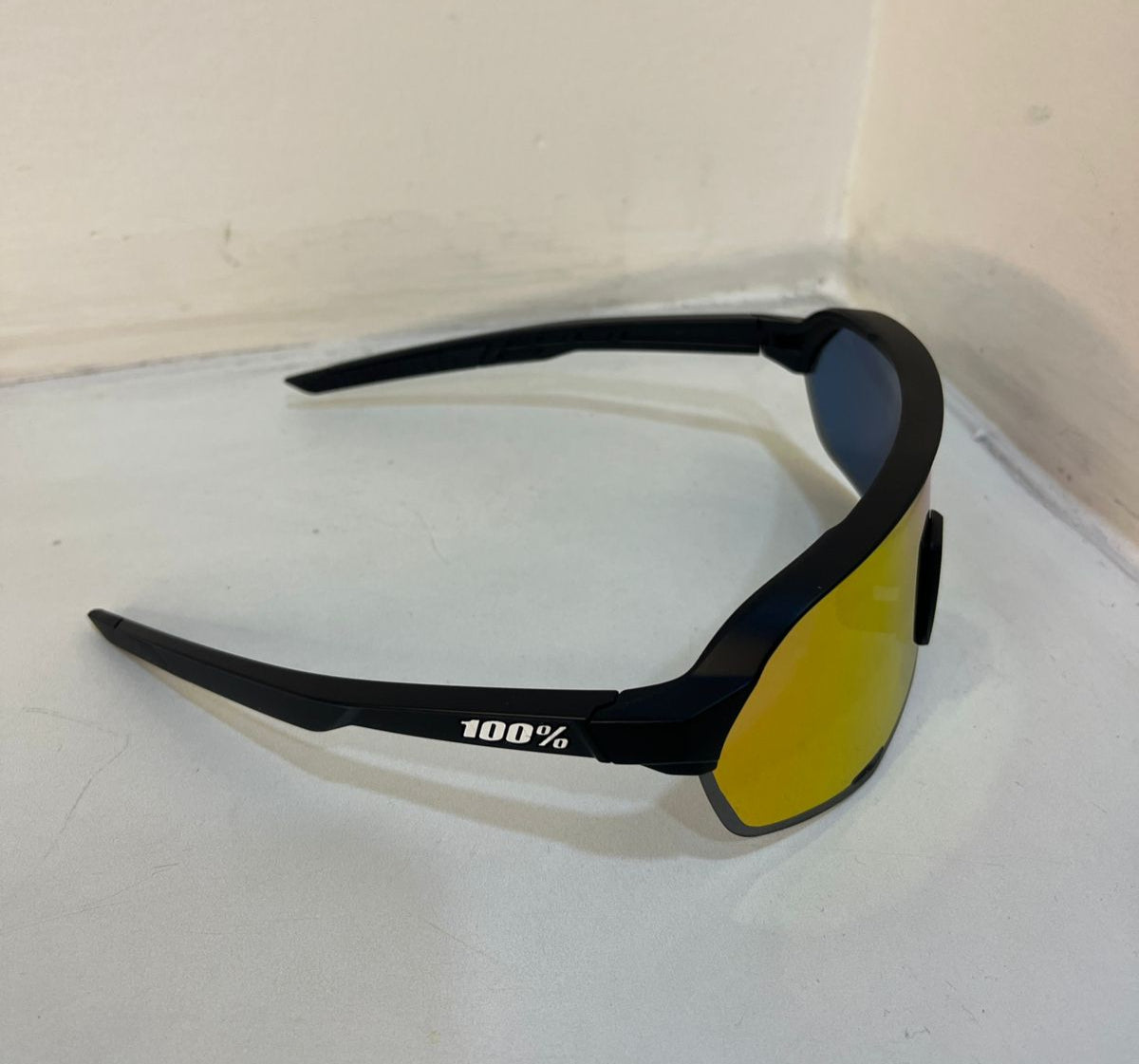100% Aerocraft Performance Sport and Cycling Sunglasses Red Lens with 2 Extra Lenses UV400