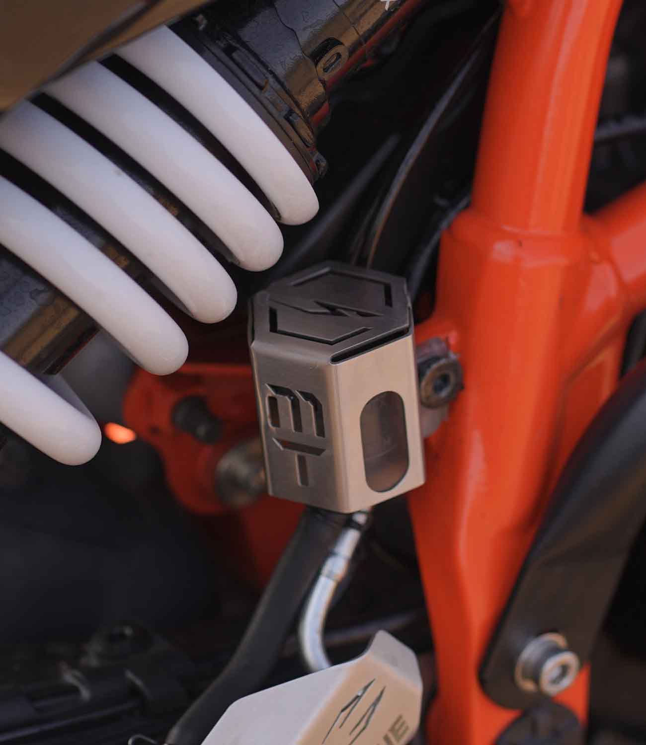 Moto Torque Reservoir Guard SS for KTM Duke 250 390 Gen 3