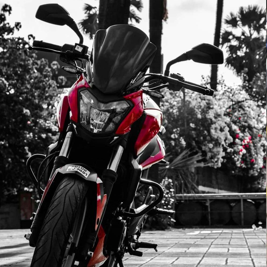 Hyperrider Type 1 windshield for Bajaj Dominar 250 and Dominar 400 aerodynamic touring windscreen in matte and glossy finish