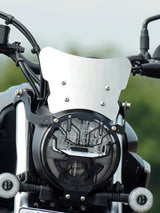 Legundary Zephyr metal visor with number plate stay installed on Hero Mavrick 440 front