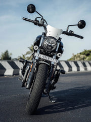 Legundary Zephyr metal visor with number plate stay installed on Hero Mavrick 440 front