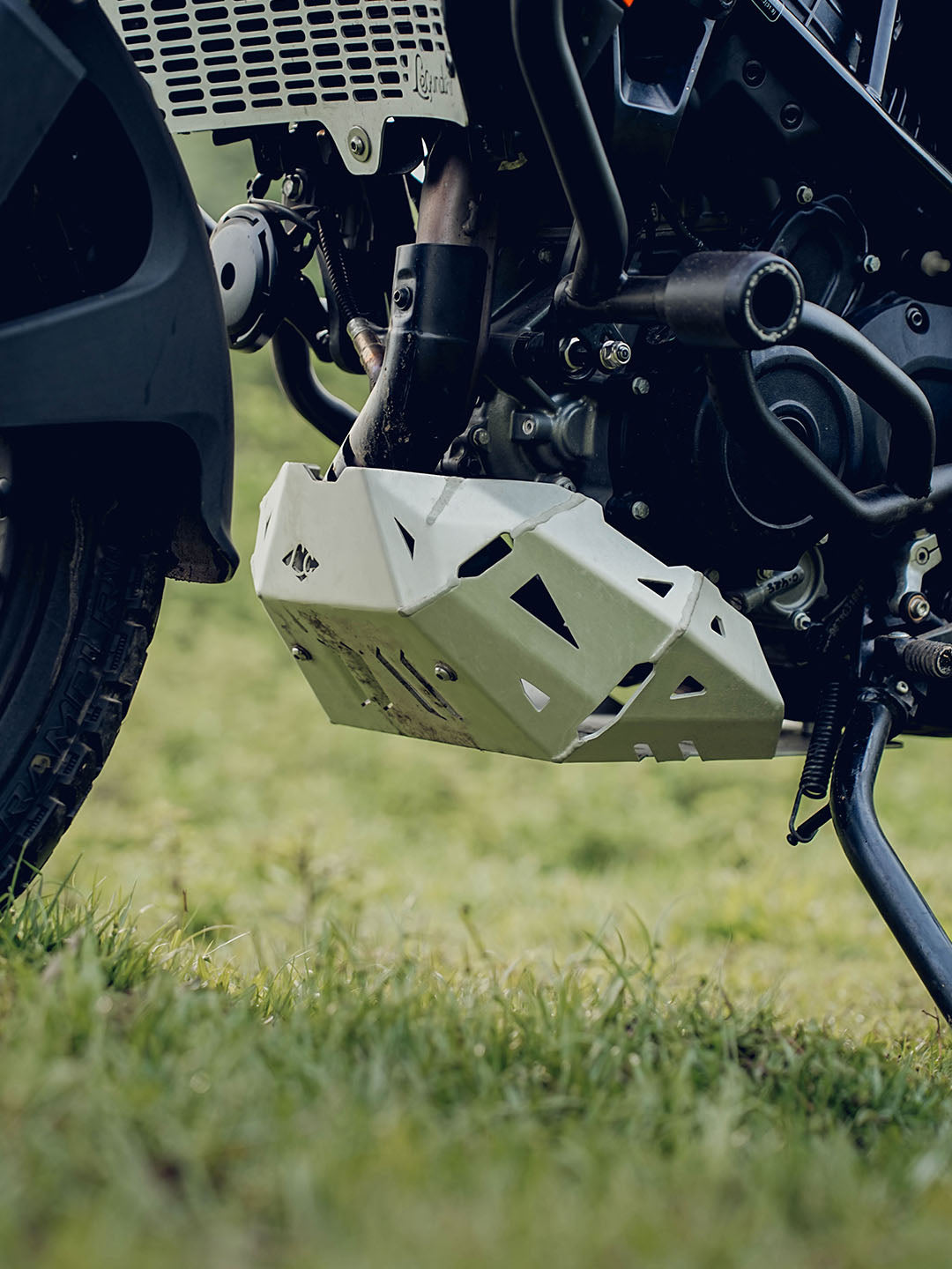 Legundary Custom KTM ADV 390 2025 vambrace bash plate silver aluminium engine sump guard skid plate