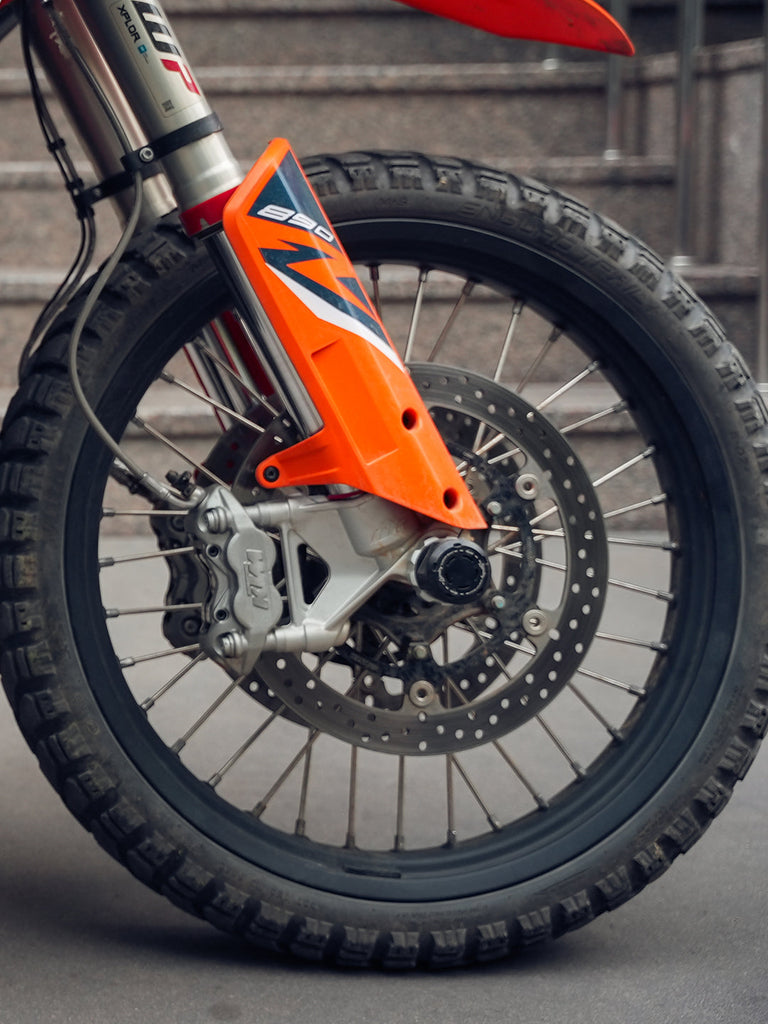 Legundary Custom KTM ADV 890 Rotex Front Wheel Slider black silver CNC aluminium axle fork protection guard