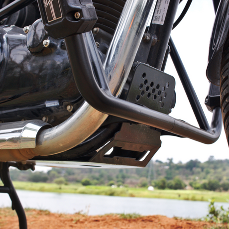 Auto Engina Bash Plate Engine Guard for Honda H'ness CB 350 with 1.5mm Mild Steel Sheet and 3mm Mounting Brackets in Gloss Black
