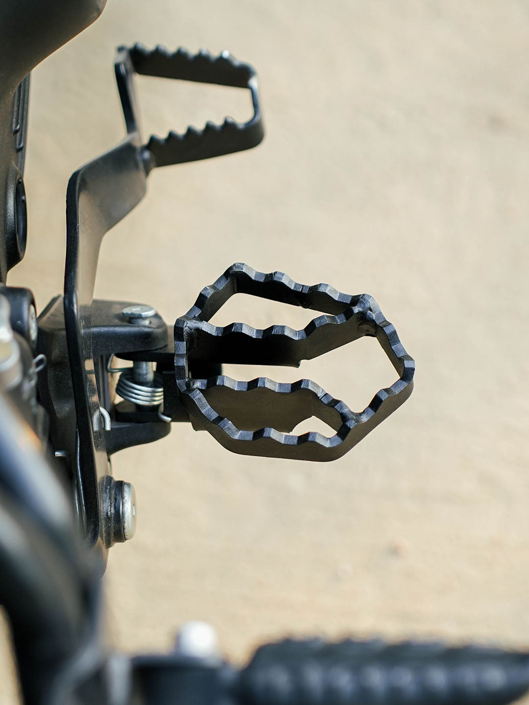 LEGUNDARY CUSTOM Himalayan 450 Rallytrek Footrest Black Powder Coated Wide Foot Pegs