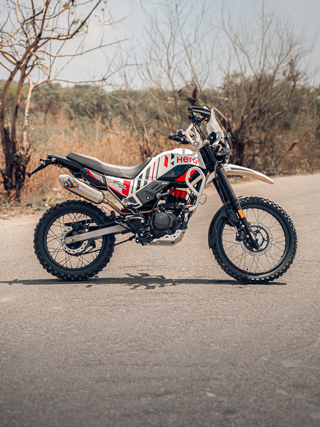 Legundary Custom Defender crash guard red white black installed on Hero X Pulse 200 4V Pro
