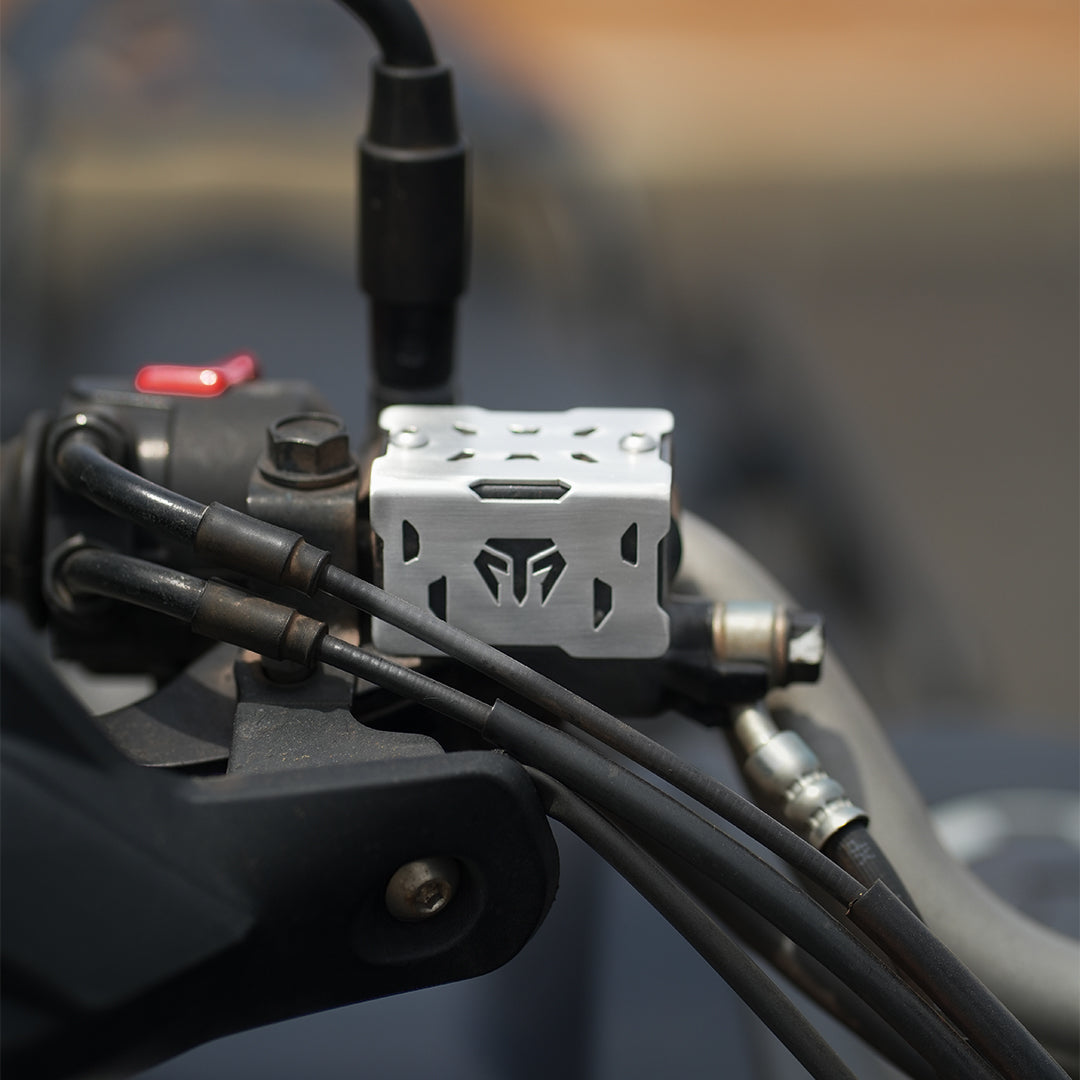 Moto Torque stainless steel front master cylinder guard for Honda CB200X brake reservoir protection accessory