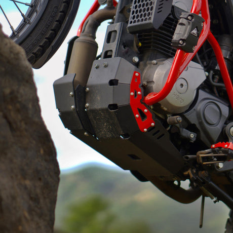 Auto Engina 3mm aluminium bash plate with stainless steel reinforcement for Hero Xpulse 200 in black and red