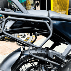 Hyperrider Saddle Stay for Husqvarna Svartpilen 250 401 and Vitpilen 250 401 (2024) luggage support accessory