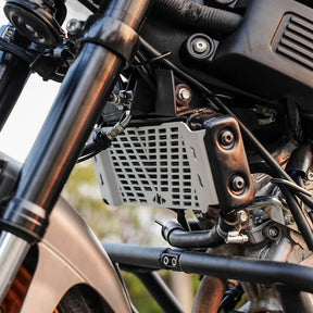 Legundary Custom Vector Radiator Grill for Yamaha XSR 155 Aluminium Silver Radiator Guard Protector
