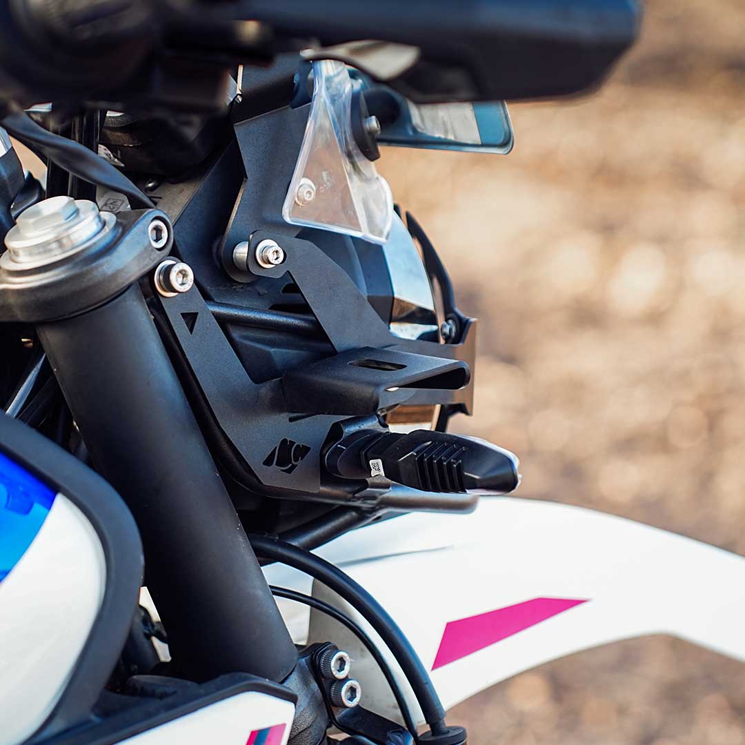 Legundary NYX fog light mount installed on Hero Xpulse 210 with auxiliary lights black finish