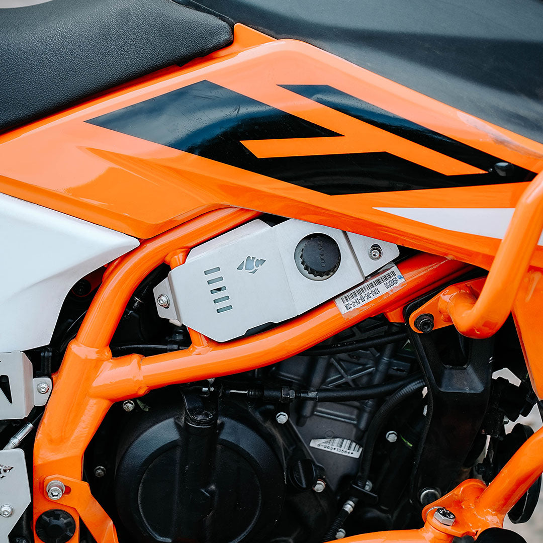 Legundary Custom KTM 390 Enduro R Custos Coolant Cap Silver CNC aluminium radiator reservoir cap