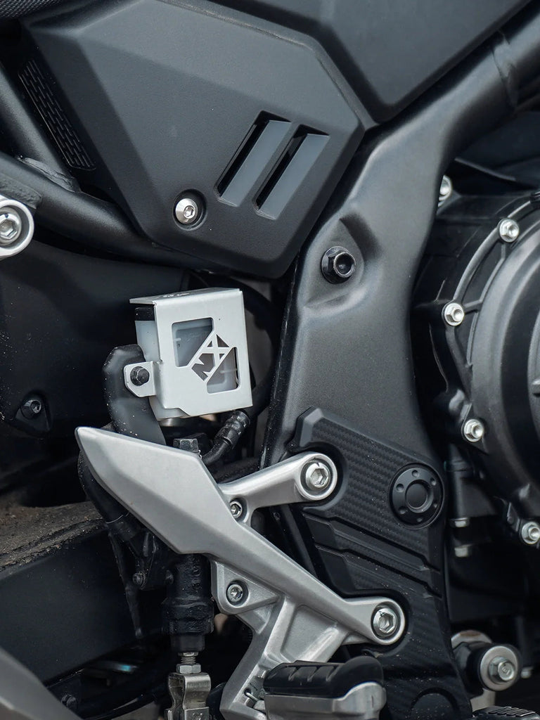 Legundary Custom Spyro rear oil cap for Honda NX500, silver CNC-machined aluminium engine oil cover with durable build and premium finish.