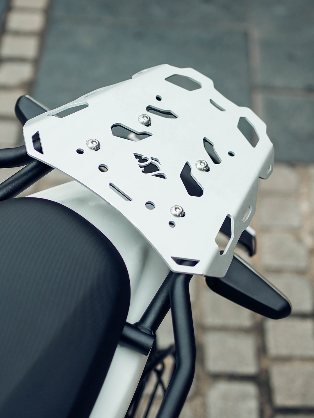 LEGUNDARY Custom Gopher luggage carrier aluminium plate for Royal Enfield Guerrilla 450 rear rack