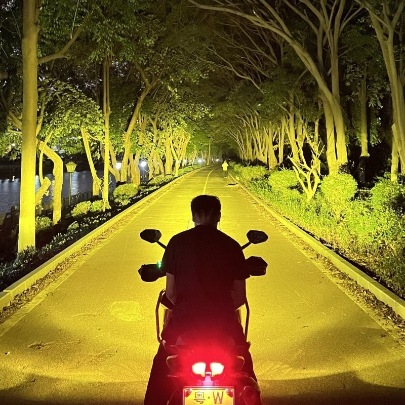 Moto Vanguard Future Eyes Z4 120W LED Auxiliary Lights with Flood Spot Beam and High Beam Sync