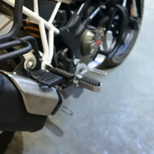 Hyperrider Foot Rest for TVS Apache RTX 300 – Anti-Slip Motorcycle Footpeg