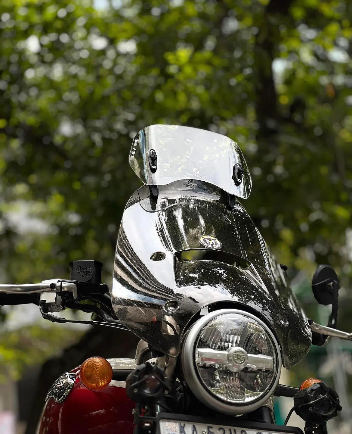 Pro-Spec Easy Ride ER810 windshield lip extender for Royal Enfield Super Meteor 650