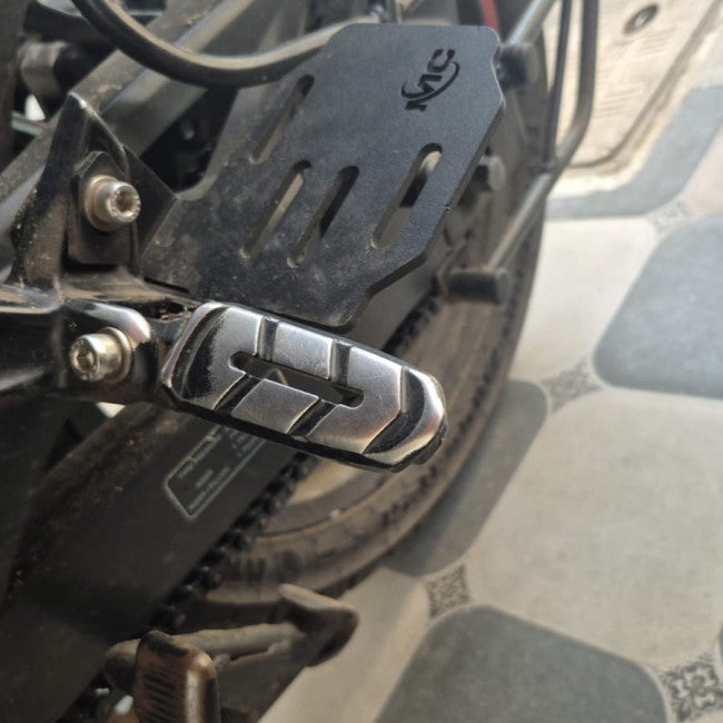 MotoCare dual footrest installed on Bajaj Pulsar N160