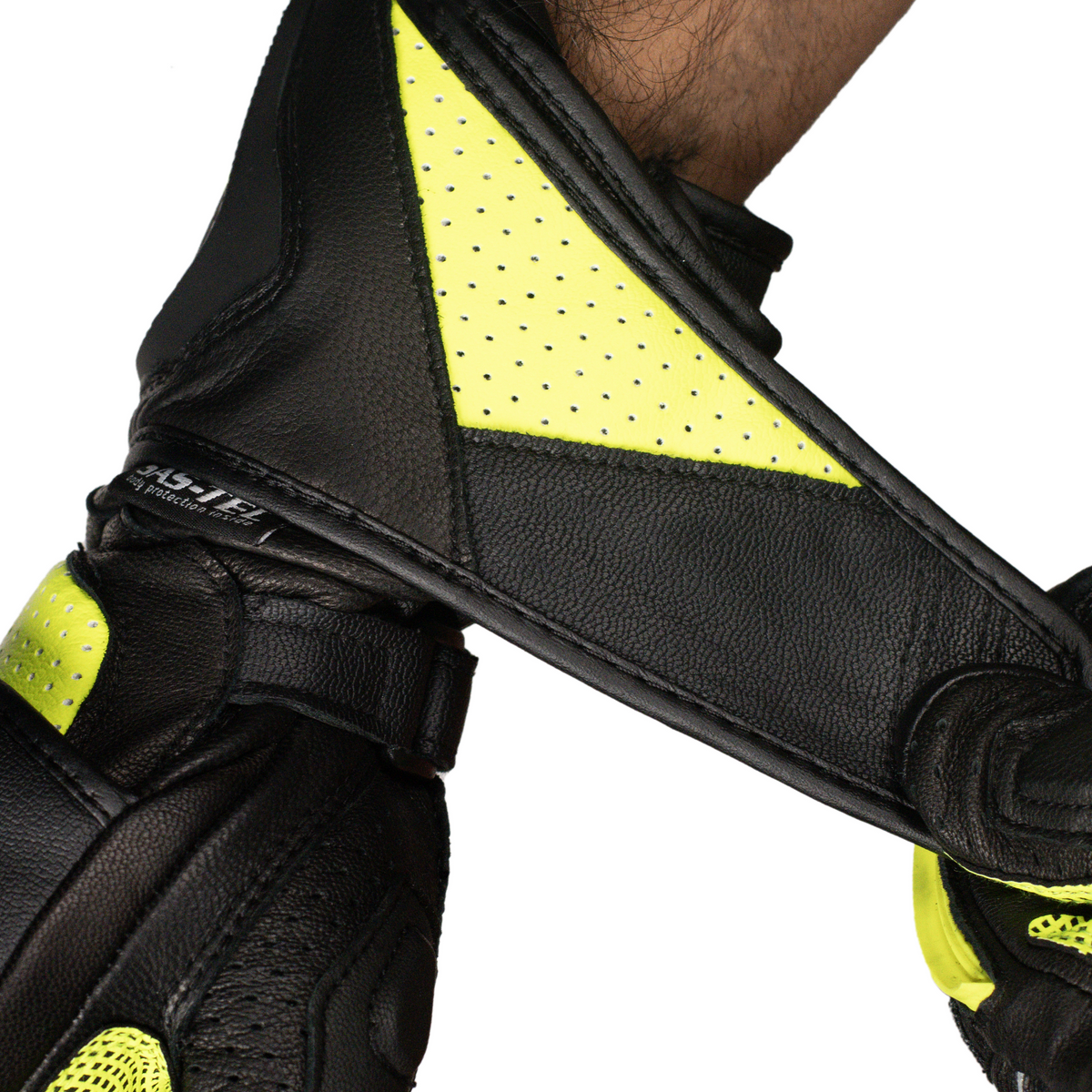 Scala Trekker motorcycle gloves showing SAS-TEC carbon knuckle protectors