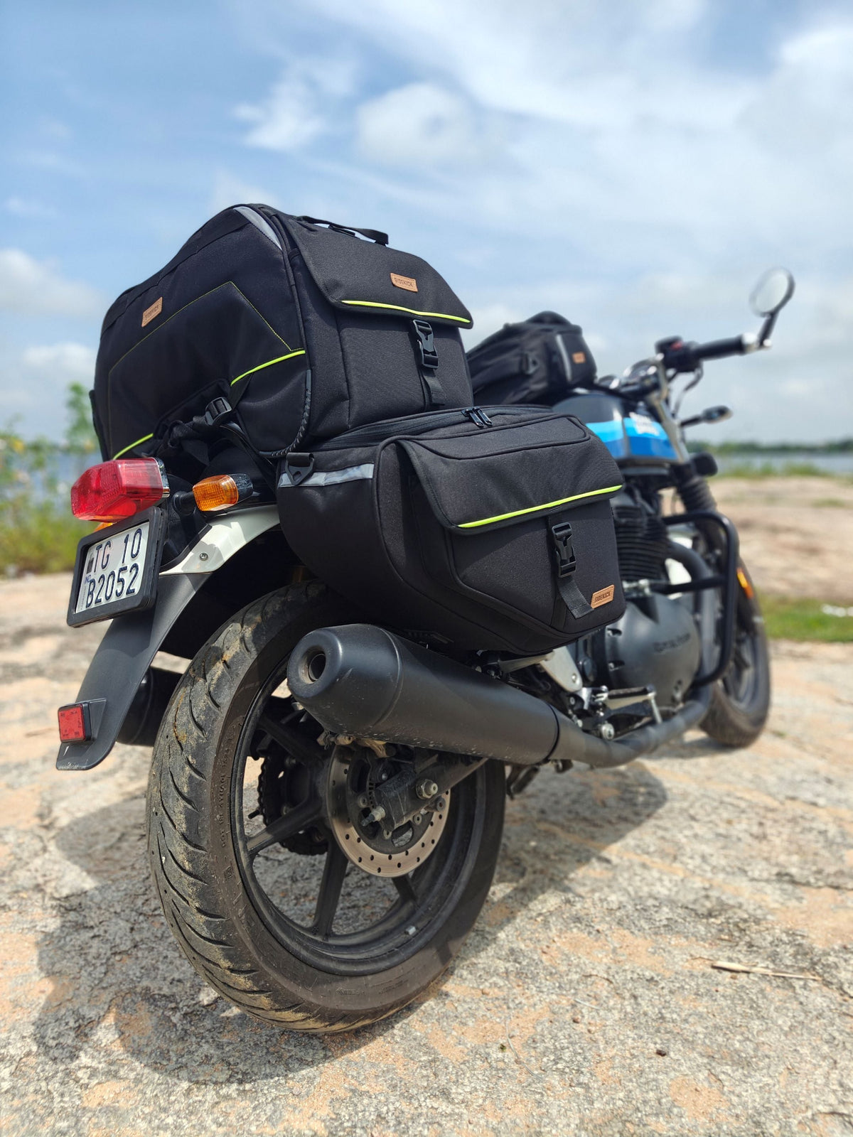 Guardian Gears SideKick Sports 45L motorcycle saddlebags with rain cover