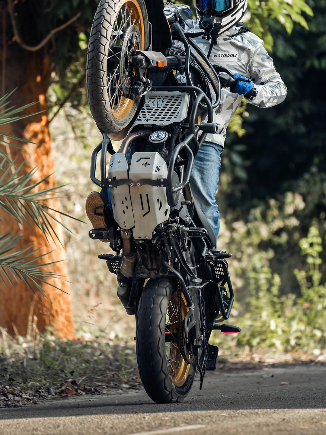 Aragorn saddle stay installed on Royal Enfield Himalayan 450 black mild steel luggage support