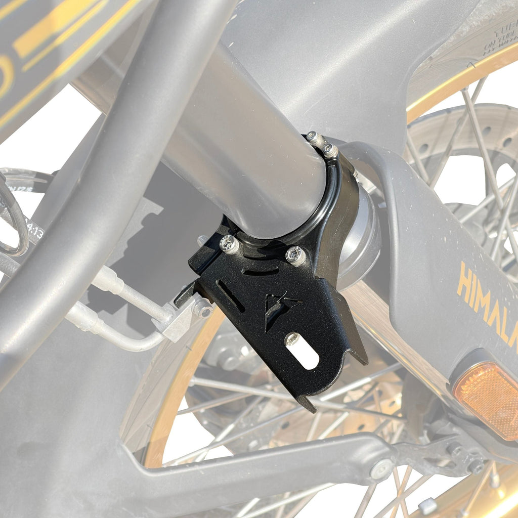 Auto Engina Fog Light Clamp mounted on Royal Enfield Himalayan 450 for secure auxiliary fog lamp installation