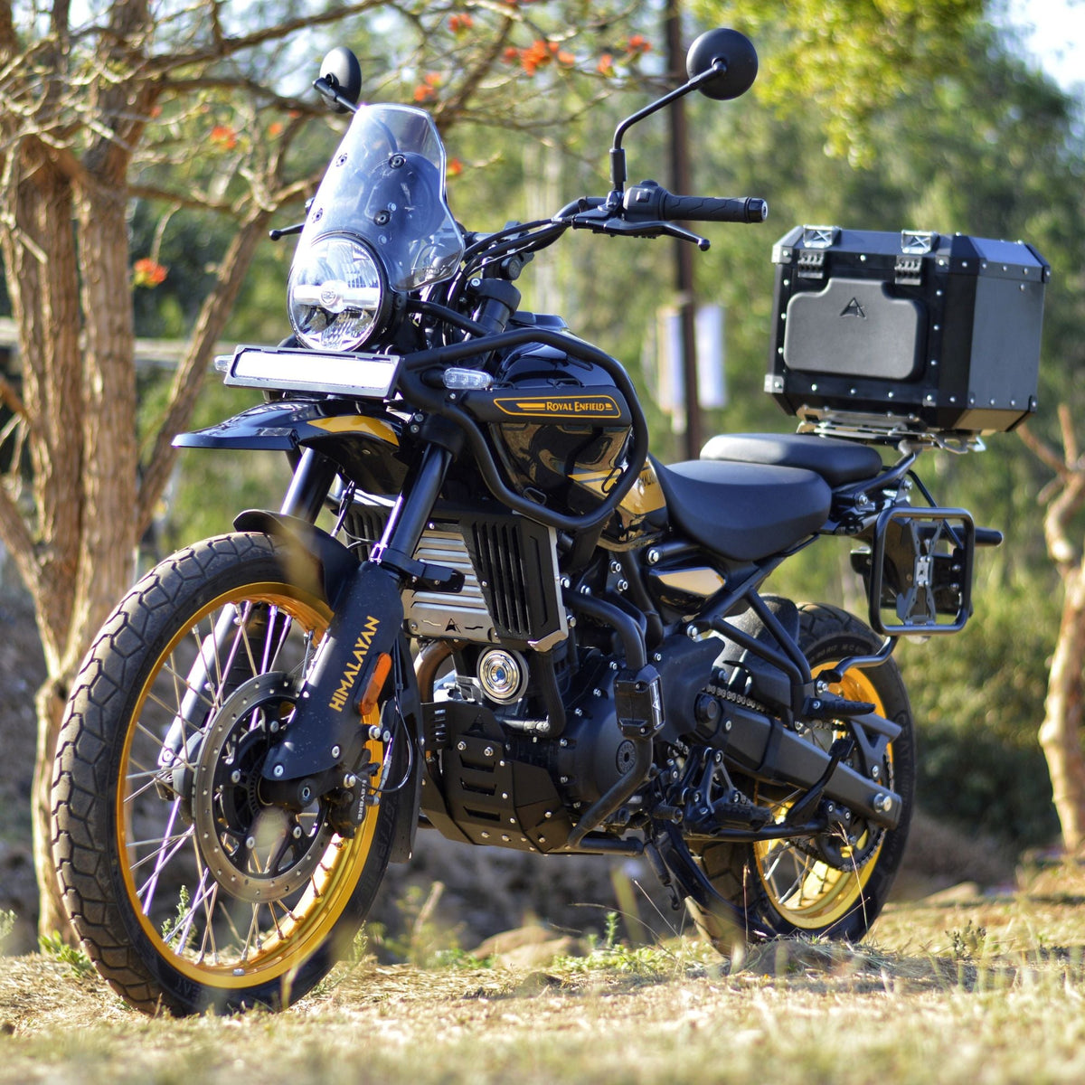 Auto Engina Fog Light Clamp mounted on Royal Enfield Himalayan 450 for secure auxiliary fog lamp installation