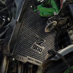 Moto Torque Mild Steel Radiator Guard for Kawasaki Z900
