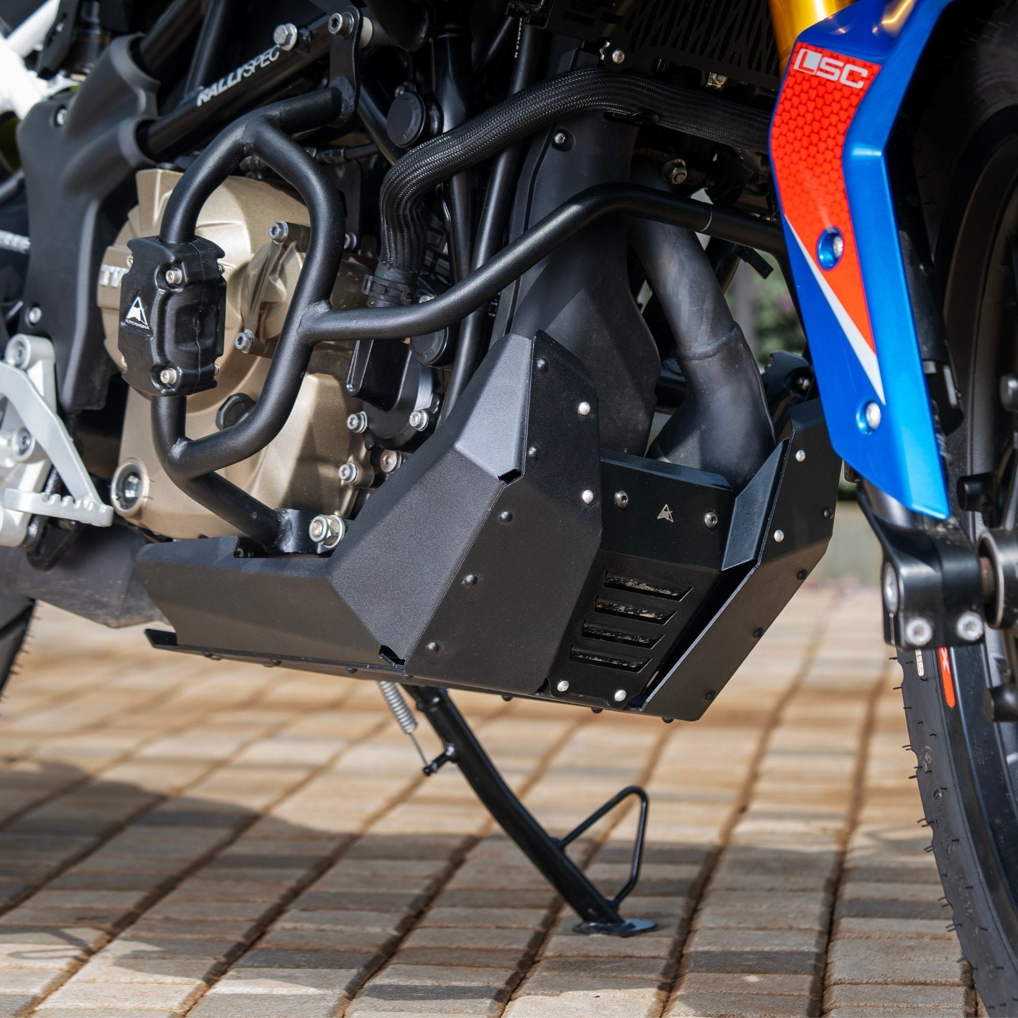 Auto Engina Bash Plate for TVS Apache RTX 300 2.5mm Aluminium Skid Plate Textured Black