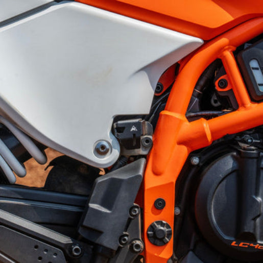 Auto Engina Brake Oil Reservoir Cover for KTM 390 Enduro R 2026