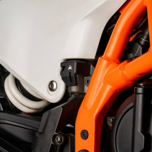 Auto Engina Brake Oil Reservoir Cover for KTM 390 Enduro R 2026