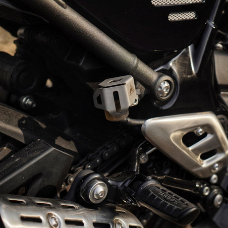 Auto Engina Silver Brake Oil Reservoir Cover for Triumph Scrambler 400X