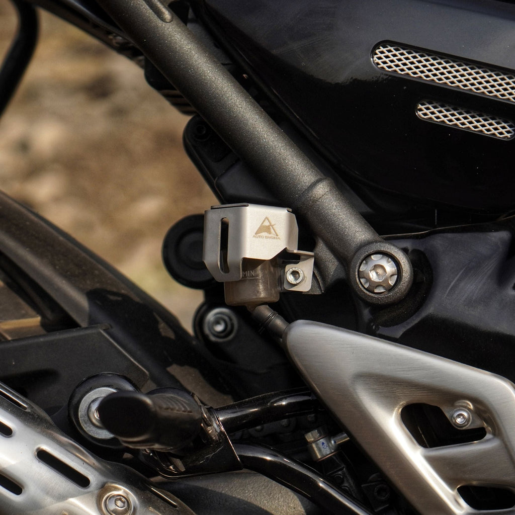 Auto Engina Silver Brake Oil Reservoir Cover for Triumph Scrambler 400X